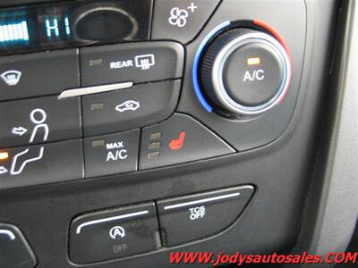 2019 Ford Escape SE  SE, AWD, LOW,LOW 37,000 MILES - Photo 20 - North Platte, NE 69101