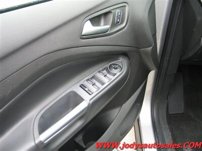 2019 Ford Escape SE  SE, AWD, LOW,LOW 37,000 MILES - Photo 3 - North Platte, NE 69101