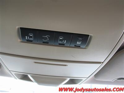2016 Dodge Grand Caravan SXT, FWD, STOW & GO, 3.6 L-V6 - Photo 27 - North Platte, NE 69101