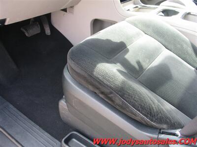 2016 Dodge Grand Caravan SXT, FWD, STOW & GO, 3.6 L-V6 - Photo 4 - North Platte, NE 69101