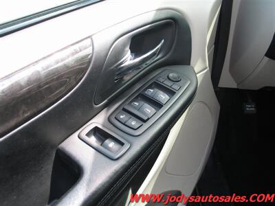 2016 Dodge Grand Caravan SXT, FWD, STOW & GO, 3.6 L-V6 - Photo 3 - North Platte, NE 69101