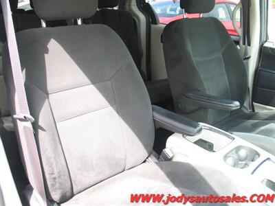 2016 Dodge Grand Caravan SXT, FWD, STOW & GO, 3.6 L-V6 - Photo 22 - North Platte, NE 69101