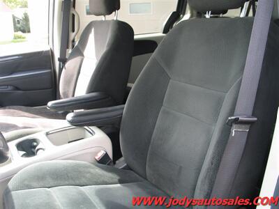 2016 Dodge Grand Caravan SXT, FWD, STOW & GO, 3.6 L-V6 - Photo 5 - North Platte, NE 69101