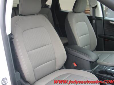 2021 Ford Escape S  S. 31 MPG!!! ALL WHEEL DRIVE - Photo 23 - North Platte, NE 69101