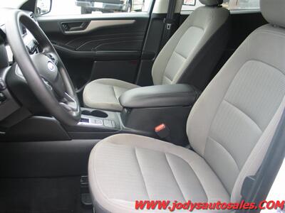 2021 Ford Escape S  S. 31 MPG!!! ALL WHEEL DRIVE - Photo 5 - North Platte, NE 69101