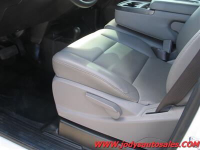 2017 Chevrolet Silverado 3500 , DURAMAX DIESEL, LOW,LOW, 53,000 - Photo 4 - North Platte, NE 69101