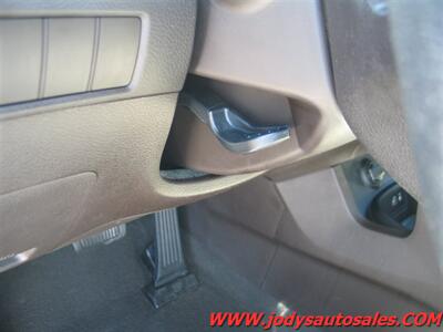 2017 Hyundai SANTA FE Sport 2.4L 2.4L, FWD, BLUETOOTH - Photo 9 - North Platte, NE 69101