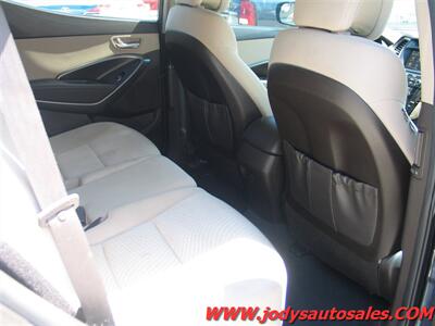 2017 Hyundai SANTA FE Sport 2.4L 2.4L, FWD, BLUETOOTH - Photo 26 - North Platte, NE 69101