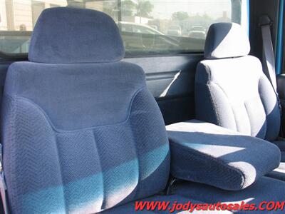 1995 Chevrolet K2500 Silverado  K2500 Silverado - Photo 14 - North Platte, NE 69101