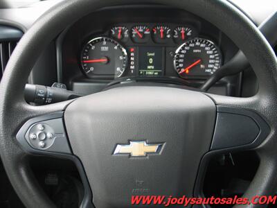 2015 Chevrolet Silverado 2500 Work Truck  W/T, 8' BOX, Crew Cab, 6.0 V8 Gas, 2WD, 32,000 LOW MILES - Photo 18 - North Platte, NE 69101