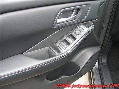 2024 Nissan Rogue SV  SV, AWD1.5L Turbo I3, LOW 25,000 MILES - Photo 3 - North Platte, NE 69101