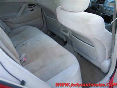 2007 Toyota Camry LE  LE, 2.4L I4 158hp 161ft. lbs. - Photo 18 - North Platte, NE 69101