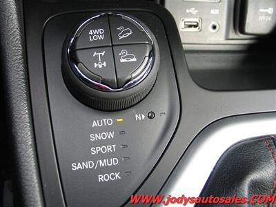 2018 Jeep Cherokee Trailhawk  Trailhawk, 4x4, 3.2L V6 - Photo 20 - North Platte, NE 69101