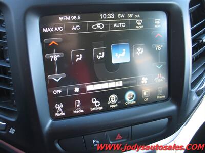 2018 Jeep Cherokee Trailhawk  Trailhawk, 4x4, 3.2L V6 - Photo 14 - North Platte, NE 69101