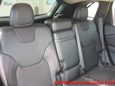 2018 Jeep Cherokee Trailhawk  Trailhawk, 4x4, 3.2L V6 - Photo 26 - North Platte, NE 69101