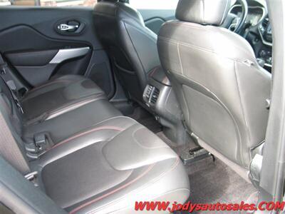 2018 Jeep Cherokee Trailhawk  Trailhawk, 4x4, 3.2L V6 - Photo 24 - North Platte, NE 69101