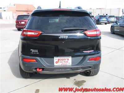 2018 Jeep Cherokee Trailhawk  Trailhawk, 4x4, 3.2L V6 - Photo 31 - North Platte, NE 69101