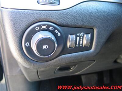 2018 Jeep Cherokee Trailhawk  Trailhawk, 4x4, 3.2L V6 - Photo 6 - North Platte, NE 69101