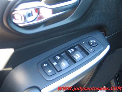 2018 Jeep Cherokee Trailhawk  Trailhawk, 4x4, 3.2L V6 - Photo 3 - North Platte, NE 69101