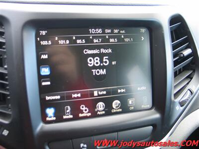 2018 Jeep Cherokee Trailhawk  Trailhawk, 4x4, 3.2L V6 - Photo 16 - North Platte, NE 69101