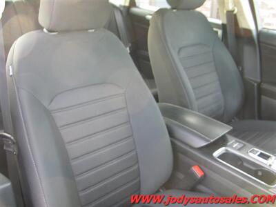 2019 Ford Fusion Hybrid SE SE, 2.0L I4 43 MPG - Photo 27 - North Platte, NE 69101