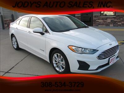 2019 Ford Fusion Hybrid SE SE, 2.0L I4 43 MPG - Photo 1 - North Platte, NE 69101