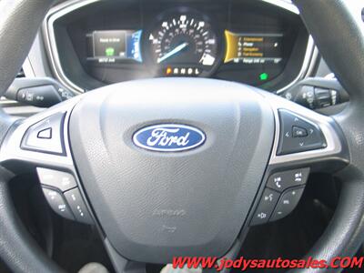 2019 Ford Fusion Hybrid SE SE, 2.0L I4 43 MPG - Photo 15 - North Platte, NE 69101