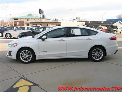 2019 Ford Fusion Hybrid SE SE, 2.0L I4 43 MPG - Photo 32 - North Platte, NE 69101