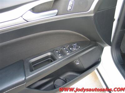 2019 Ford Fusion Hybrid SE SE, 2.0L I4 43 MPG - Photo 3 - North Platte, NE 69101