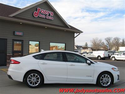 2019 Ford Fusion Hybrid SE SE, 2.0L I4 43 MPG - Photo 36 - North Platte, NE 69101