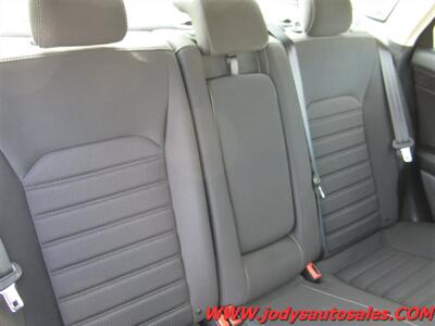 2019 Ford Fusion Hybrid SE SE, 2.0L I4 43 MPG - Photo 29 - North Platte, NE 69101