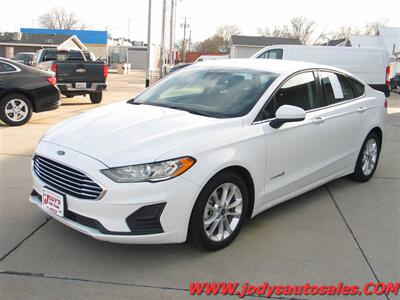 2019 Ford Fusion Hybrid SE SE, 2.0L I4 43 MPG - Photo 31 - North Platte, NE 69101