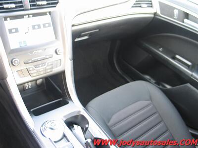 2019 Ford Fusion Hybrid SE SE, 2.0L I4 43 MPG - Photo 24 - North Platte, NE 69101