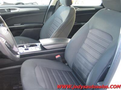 2019 Ford Fusion Hybrid SE SE, 2.0L I4 43 MPG - Photo 5 - North Platte, NE 69101