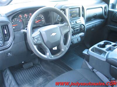 2020 Chevrolet Silverado 2500 Work Truck  W/T, 4WD, LONG BOX, 6.6L V-8 - Photo 2 - North Platte, NE 69101