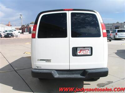 2014 Chevrolet Express LS 2500  LS 2500 12 PASSENGER VAN 6.0 V-8, LOW 38,000 MILES - Photo 27 - North Platte, NE 69101