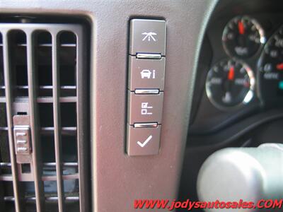 2014 Chevrolet Express LS 2500  LS 2500 12 PASSENGER VAN 6.0 V-8, LOW 38,000 MILES - Photo 4 - North Platte, NE 69101