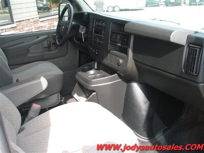 2014 Chevrolet Express LS 2500  LS 2500 12 PASSENGER VAN 6.0 V-8, LOW 38,000 MILES - Photo 16 - North Platte, NE 69101