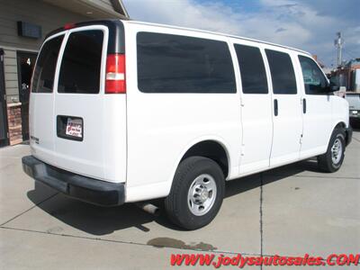 2014 Chevrolet Express LS 2500  LS 2500 12 PASSENGER VAN 6.0 V-8, LOW 38,000 MILES - Photo 28 - North Platte, NE 69101