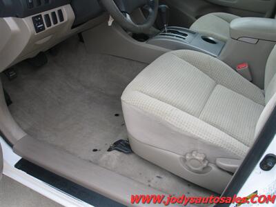 2006 Toyota Tacoma V6 DOULBE CAB, 4X4, 4.0 V6 - Photo 4 - North Platte, NE 69101