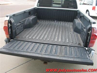 2006 Toyota Tacoma V6 DOULBE CAB, 4X4, 4.0 V6 - Photo 23 - North Platte, NE 69101