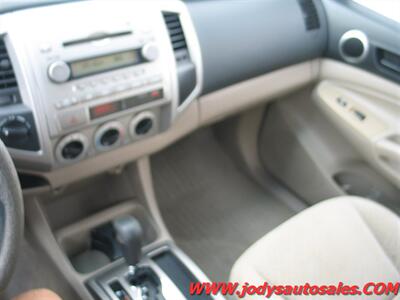 2006 Toyota Tacoma V6 DOULBE CAB, 4X4, 4.0 V6 - Photo 18 - North Platte, NE 69101