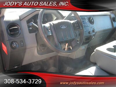 2016 Ford F-350 XL FLAT BED  XL, MAINT UTILITY, 4x4, - Photo 1 - North Platte, NE 69101