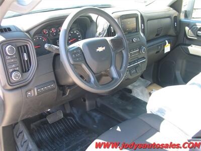 2024 Chevrolet Silverado 2500 W/T, CREW CAB, CAB & CHASSIS, 6.6 V8 GAS, 4X4 - Photo 2 - North Platte, NE 69101
