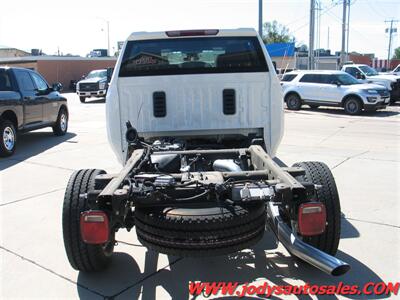 2024 Chevrolet Silverado 2500 W/T, CREW CAB, CAB & CHASSIS, 6.6 V8 GAS, 4X4 - Photo 30 - North Platte, NE 69101