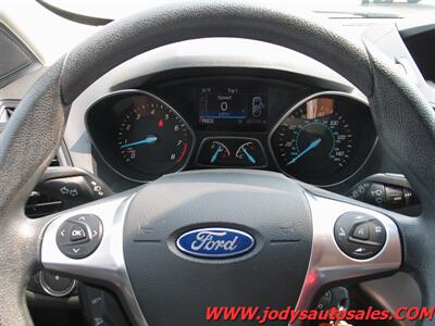 2016 Ford Escape SE  SE, AWD, 4DR, 29+ MPG, Low 37,000 Miles - Photo 17 - North Platte, NE 69101