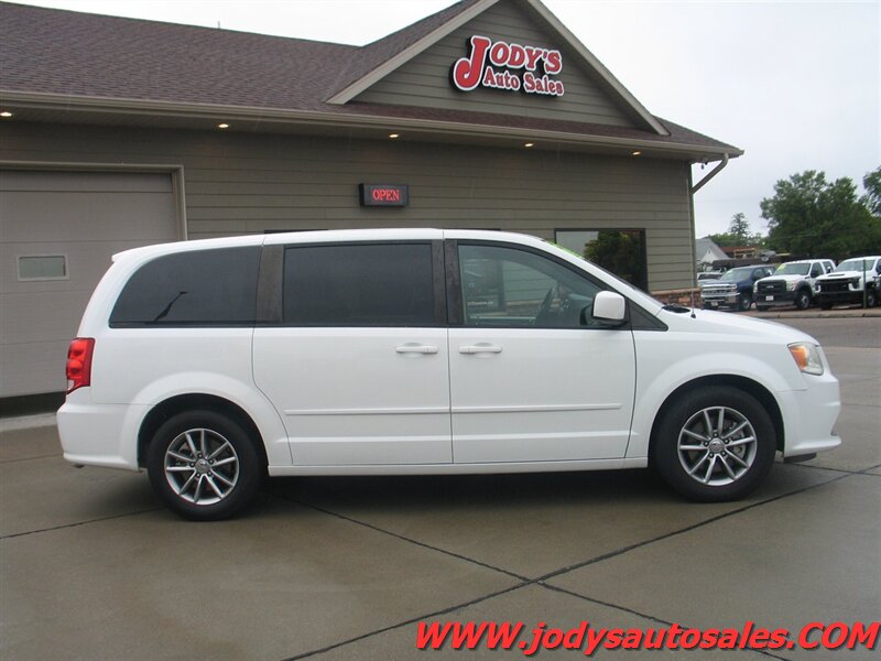 2016 Dodge Grand Caravan SE Plus photo 24