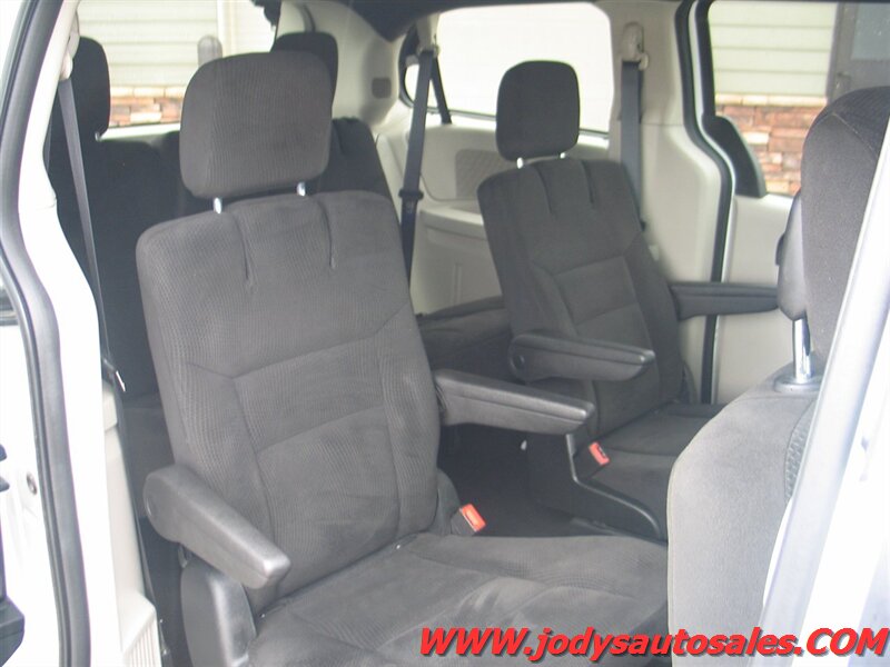 2016 Dodge Grand Caravan SE Plus photo 17