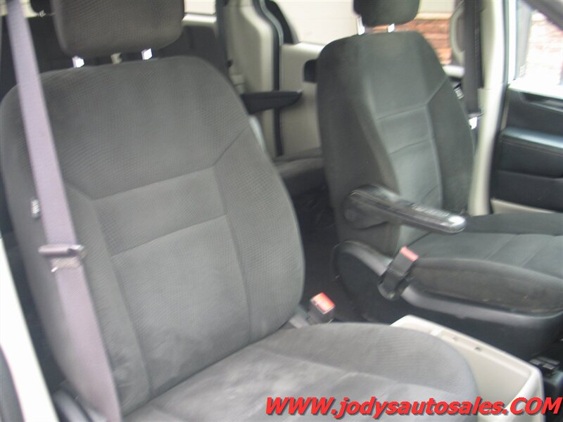 2016 Dodge Grand Caravan SE Plus photo 16