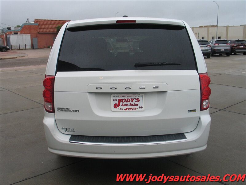 2016 Dodge Grand Caravan SE Plus photo 22